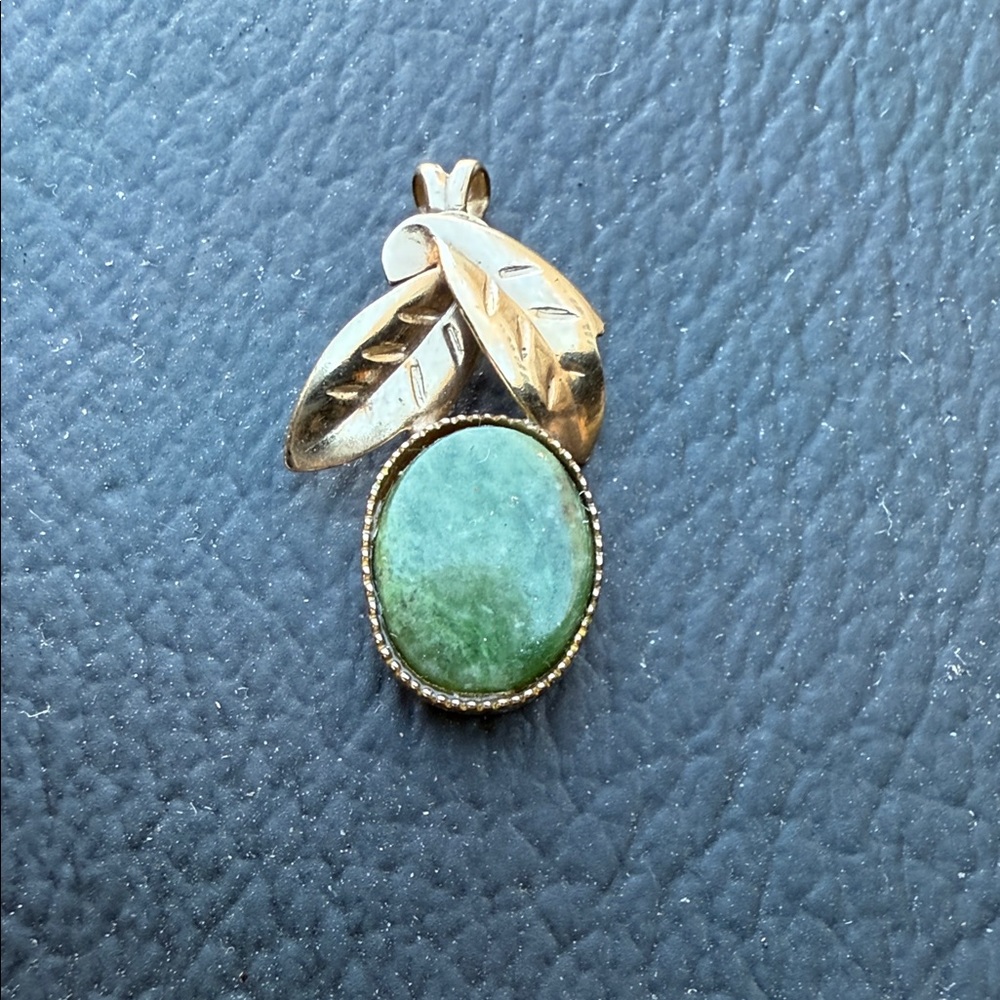 Gold and Jade Leaf Pendant